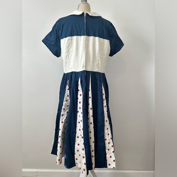Her Universe x The Dress Shop Disneyland Captain America Dress Size XL NWT - Picture 7 of 8